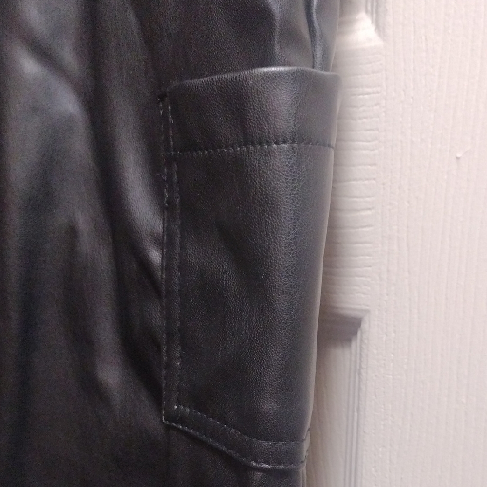 No Boundaries Black Faux Leather Cargo Pants - Picture 4 of 10
